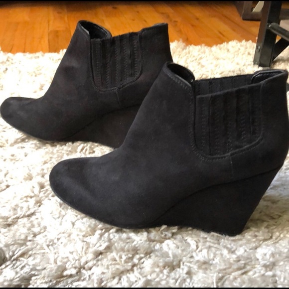 Apt 9 Black Ankle Booties - Picture 1 of 2